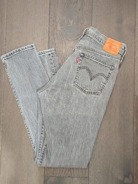 Levi's Women's High-Rise Grey Wash Jeans 501